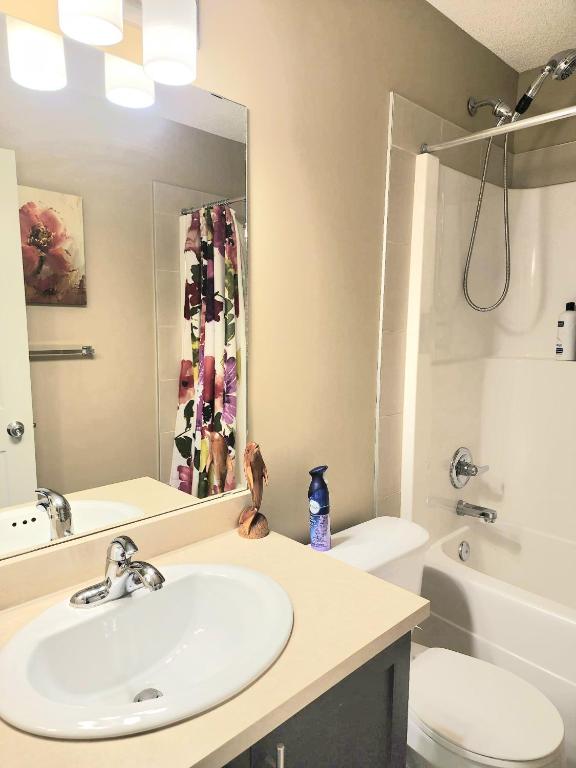 Cozy Luxury House - Chambres d'hôtes Edmonton