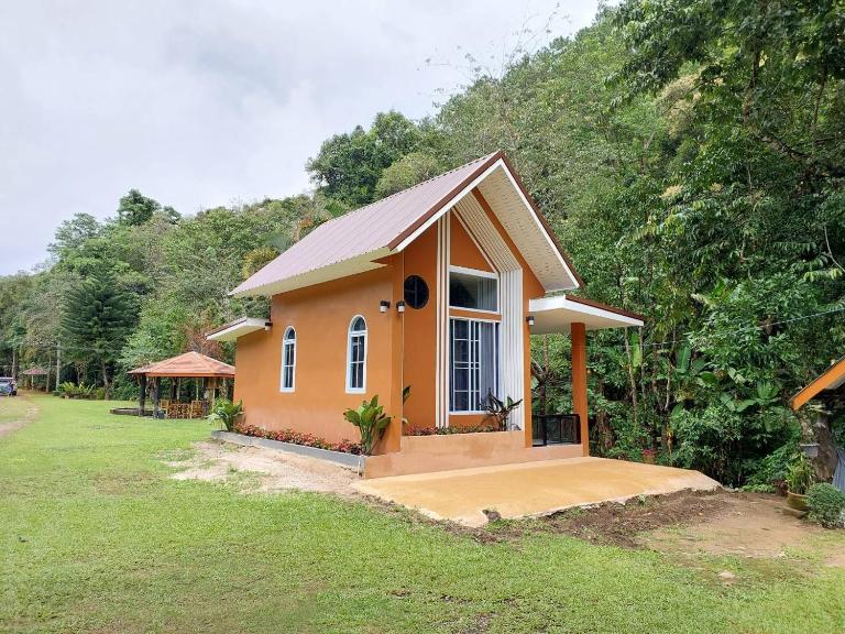 Ploy&Praew House 3 - Bed and Breakfast Ban Mae Ka Luang