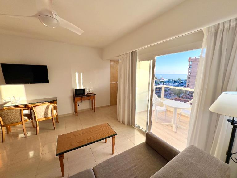 PYR Beach and Pool Studio III - Chambres d'hôtes Fuengirola