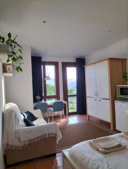 Eguzkilore Larunbe apartamento - B&B Larunbe