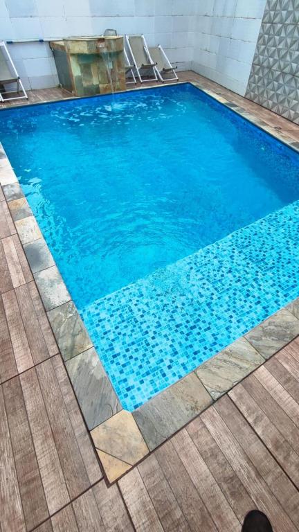 Casa Terrea com piscina e churrasqueira pertinho da praia para ate 34 hospedes - B&B Itanhaém