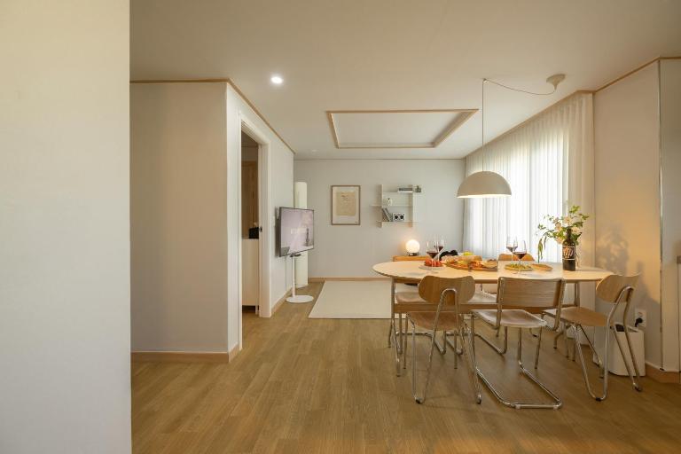 Experience the vibrant city of Seoul at our stylish stay o-nol - B&B Seúl
