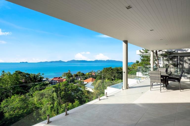 Penthouse 2BR Seaview Top Floor - B&B Ban Bang Po