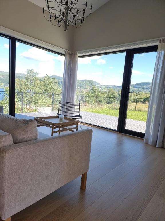 Seaside Holiday Home - B&B Hjelmeland