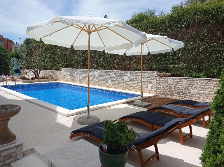Villa TINNO M - Ferienwohnung Pula