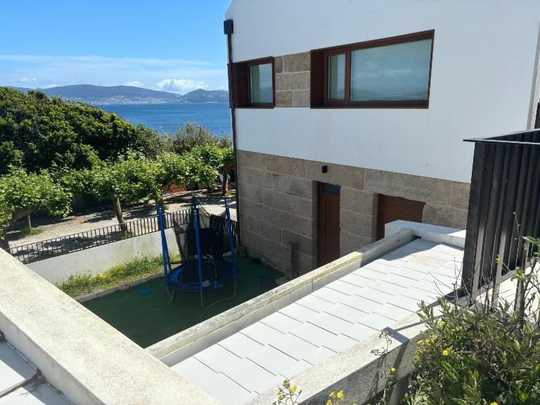Desconectaengalicia Playa Caneliñas - Chambres d'hôtes Portonovo