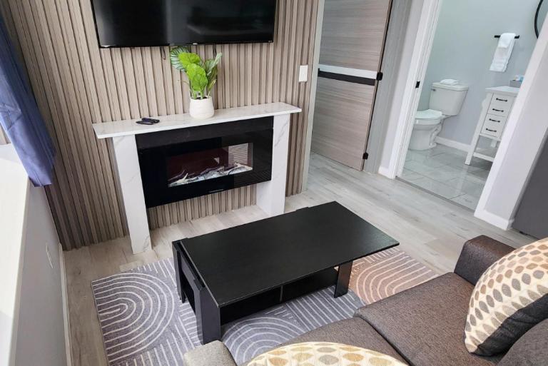 Modern High-Rise Apartment - 4 - B&B Tulsa
