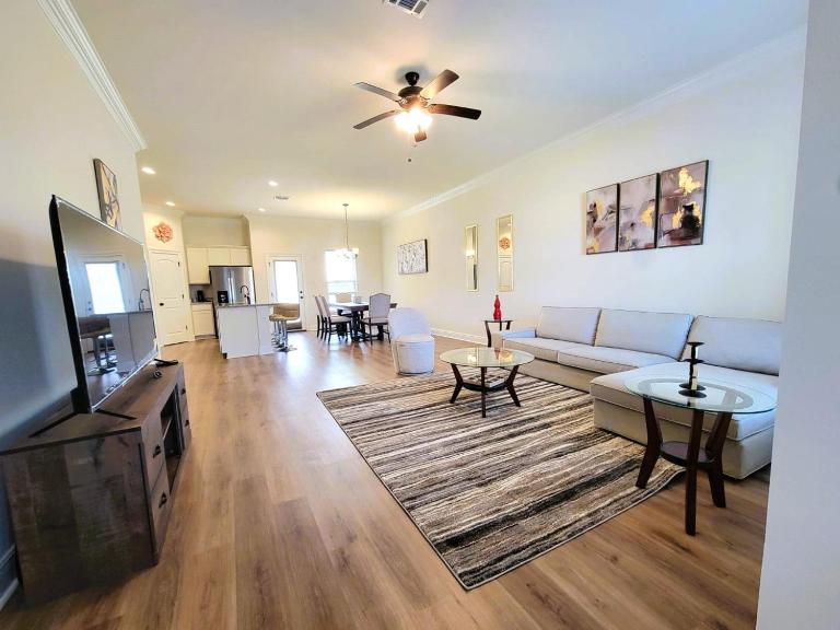 Golden Horizon Escape - B&B Iowa