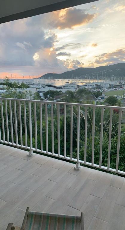 Marina sunrise - Bed and Breakfast Le Marin