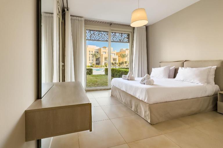Modish & Modern 1BDR Poolfront Mangroovy Free Pool & Beach - B&B Hurghada