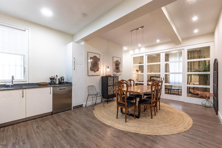Prime Location Bilbao | 4BR, 2BA & Parking - Ferienwohnung Bilbao