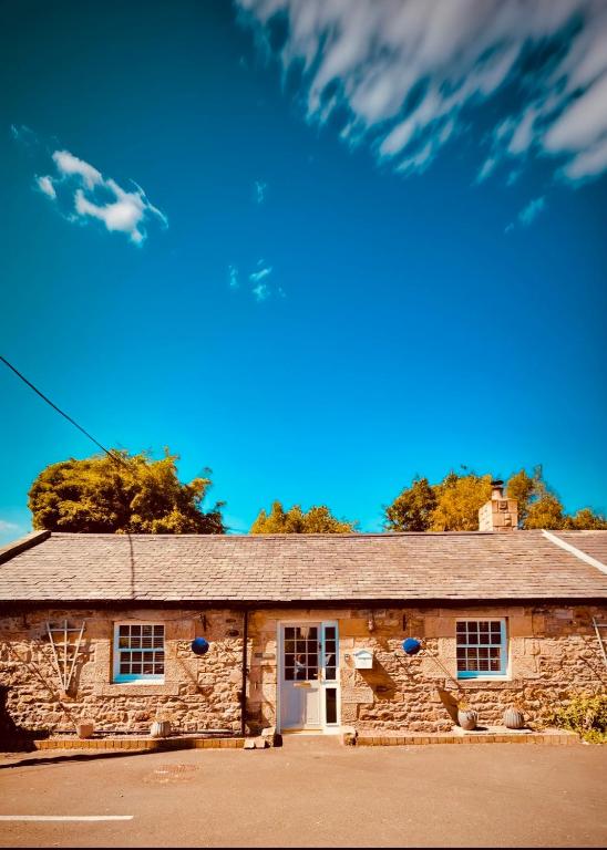 HomeDecor Cottages - Old Stable House - B&B Alnwick