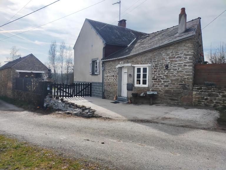 Chambre d'hôtes Se Sentir Libre Noisette - B&B Crozant