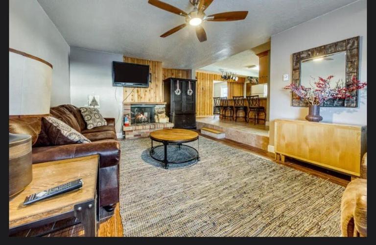 Charming Family Condo, Spacious-Prestige Vacations - Bed and Breakfast Brian Head
