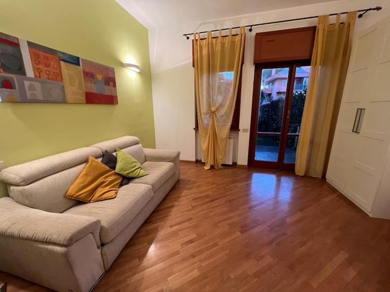 Mini Appartamento con giardino - Lovely studio for 2 with garden - Ferienwohnung La Giustiniana