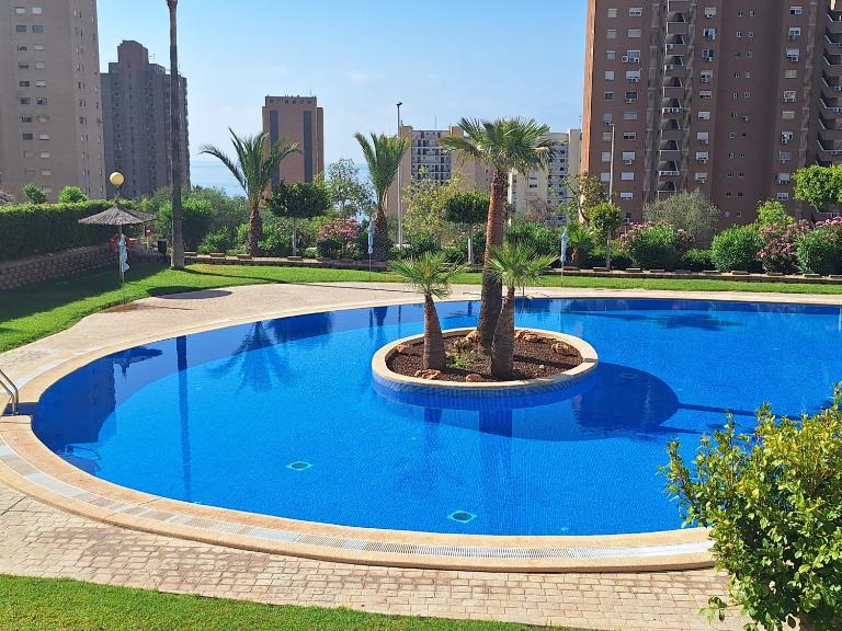 Las Marinas, apartamento muy amplio cerca de playa Poniente - Bed and Breakfast Benidorm