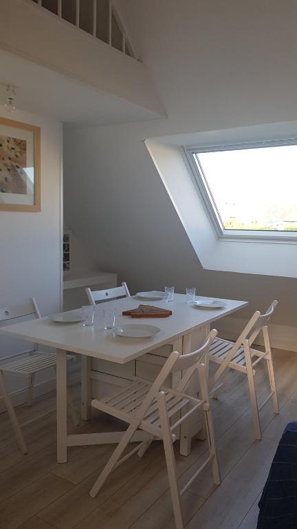 Studio neuf à proximité de Saint-Malo, à 2km des plus belles plages de la côte d'Emeraude - Bed and Breakfast Saint-Coulomb