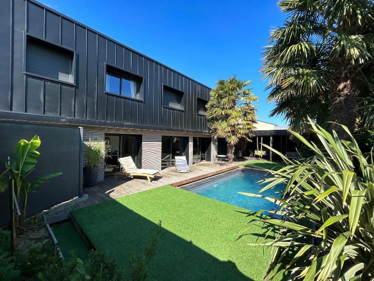 Le Loft Black & Wood - Piscine privé et grande terrasse à 20 min de Rennes - Ferienwohnung Pacé