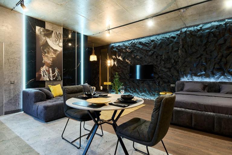 MANHATTAN HOME HOTEL Center - Ferienwohnung Kyjiw