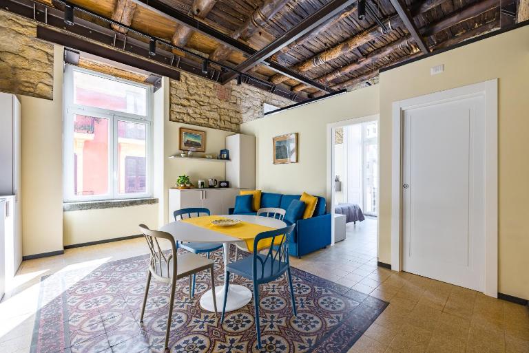 La Pinacoteca Aparthotel by NapoliApartments - Bed and Breakfast Napels