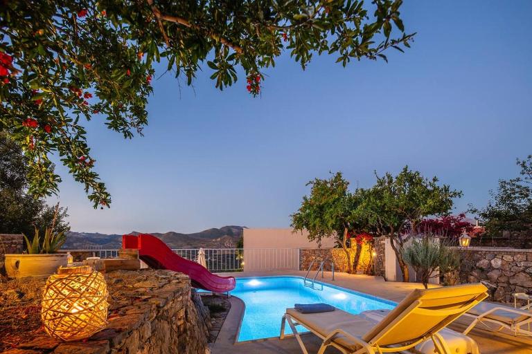 Traditional Villa Rogdia with Private Pool & BBQ, Near Rethymno - Bed and Breakfast Atsipádhes