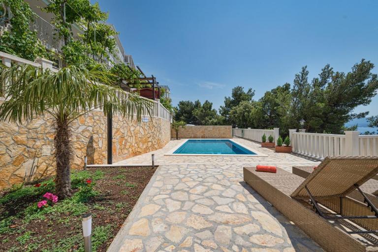 Heavenly Dream House With Pool - B&B Stanići