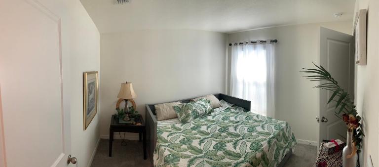 Charming Getaway for Two - B&B Ruskin