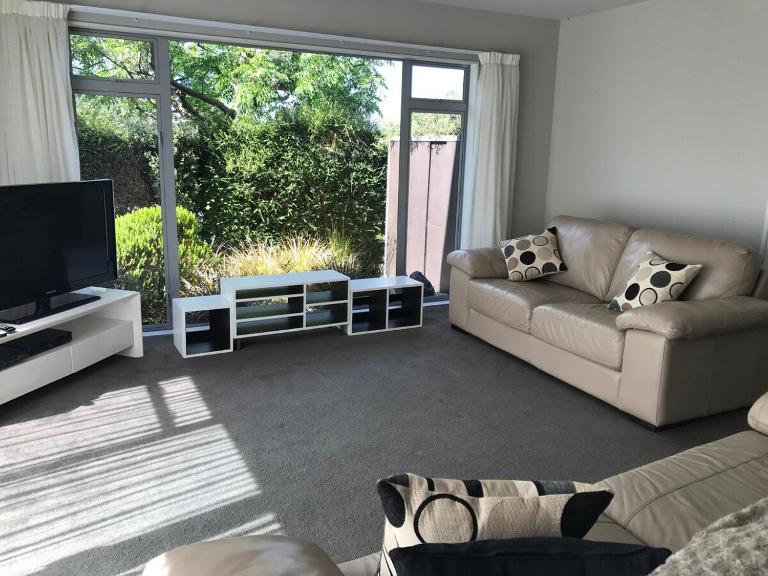 Beautiful 3 bedroom apartment, only steps to the golden sand - Ferienwohnung Kaiteriteri