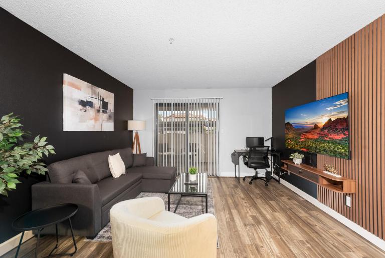 Comfy 2BR Pool Gym Prime Location - Chambres d'hôtes Tempe