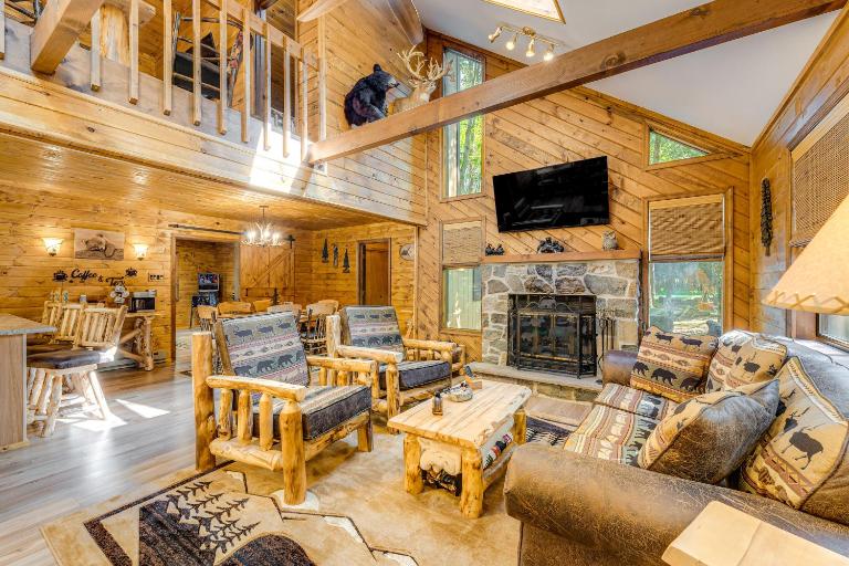 Game Room & Hot Tub: ‘Pine Bear' Pocono Lake Cabin - B&B Pocono Lake