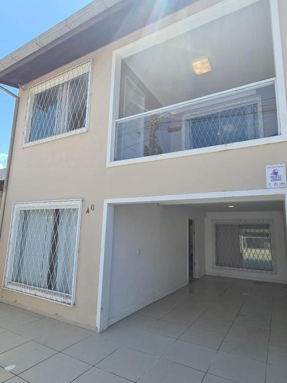 Casa duplex, 400m da praia e 13min do Beto Carrero - Chambres d'hôtes Bugres