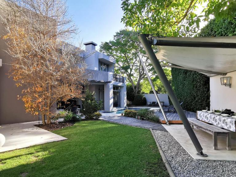 Ballantyne Cross - B&B Plettenberg Bay
