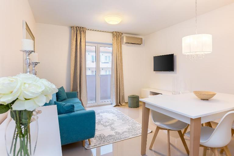 Cozy Apartment Aurora - Ferienwohnung Pula