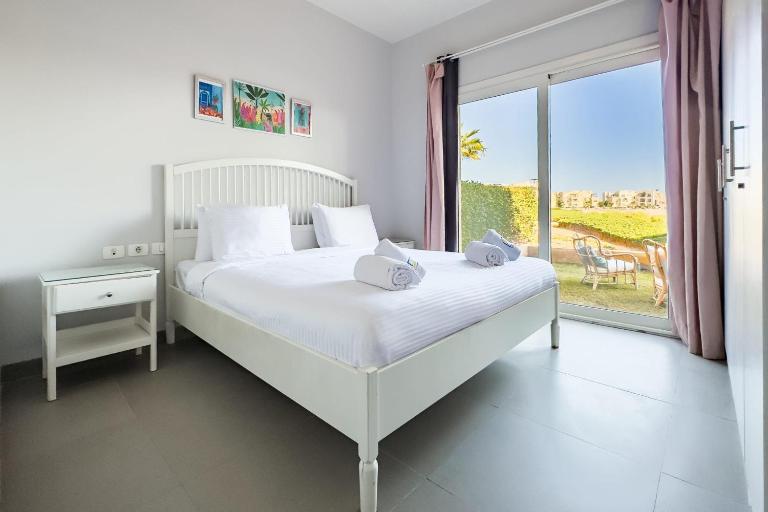 The 2BDR Warmhearted Waterside Apt - B&B Hurghada