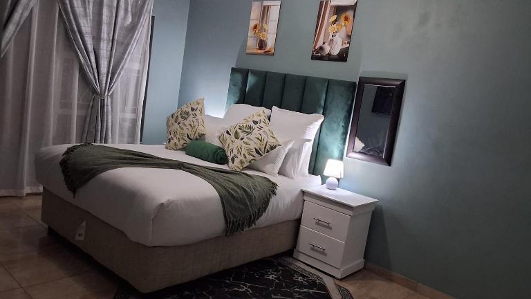 SIMICON Guesthouse - Bed and Breakfast Emalahleni