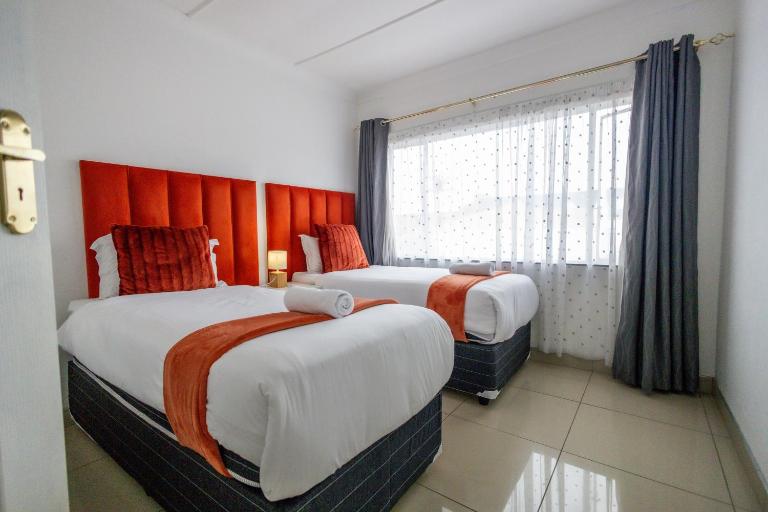 Safi Luxury Apartment 6 - 2 bedroom - Ferienwohnung East London