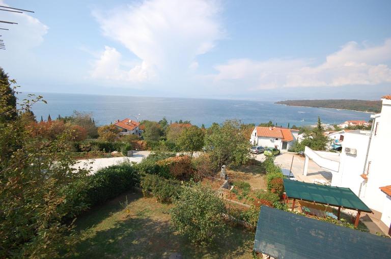 Apartment Djuka by El-Pi Tours - Ferienwohnung Njivice, Krk