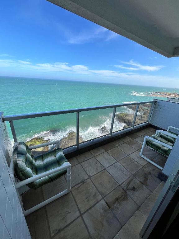 Oceanfront 3BR with Balcony & View - GUA001 - B&B Guarapari