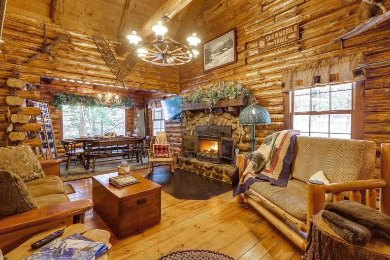 Lake & Beach Access at Lake Luzerne Cabin! - Ferienwohnung Lake Luzerne