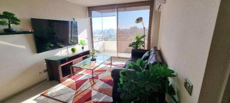 Dpto con Aire Acondicionado cerca del Mall Ñuñoa - B&B Santiago