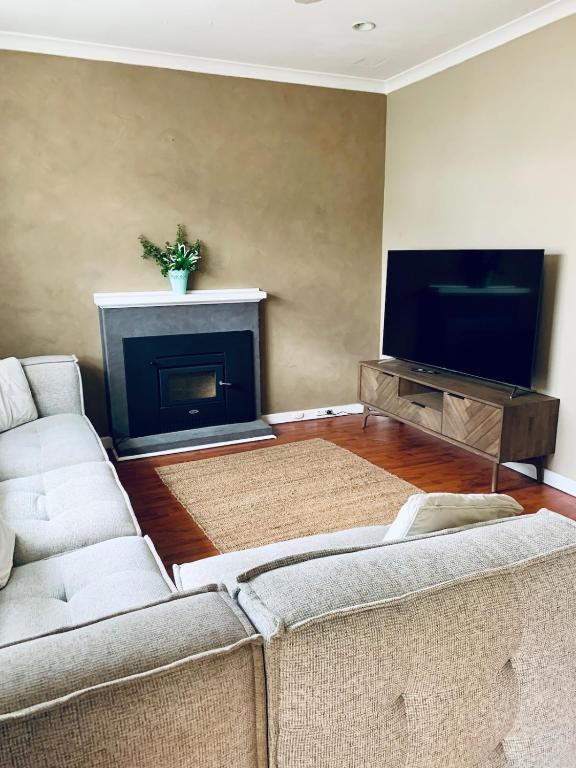 3 bedroom house perfect for work - Chambres d'hôtes Merredin