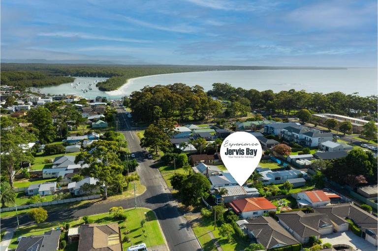 Husky Beach House by Experience Jervis Bay - Bed and Breakfast Huskisson