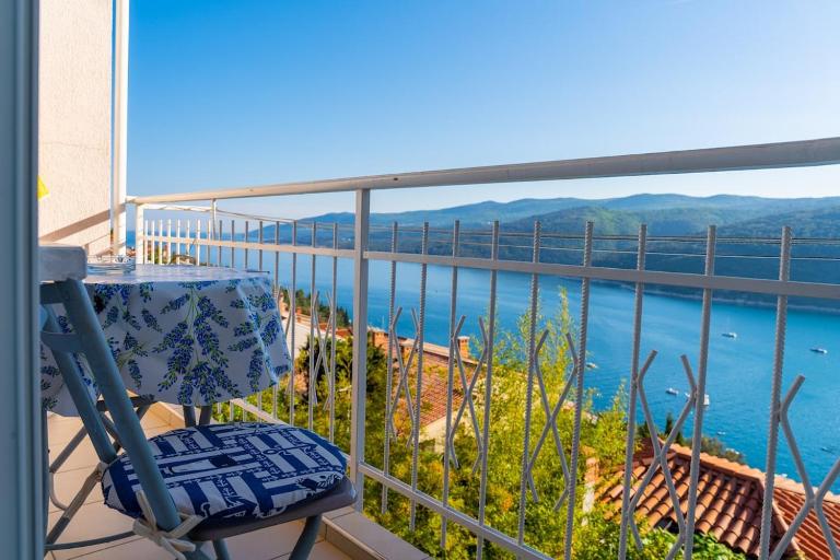 Pretty 1BDR app,great sea view,41 - B&B Rabac