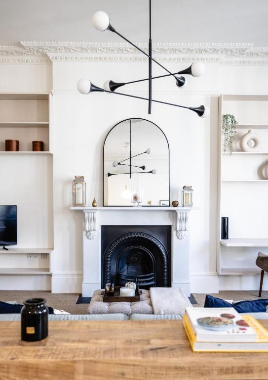 Elegant 1 Bed Kensington Flat- Sleeps 4 - B&B London