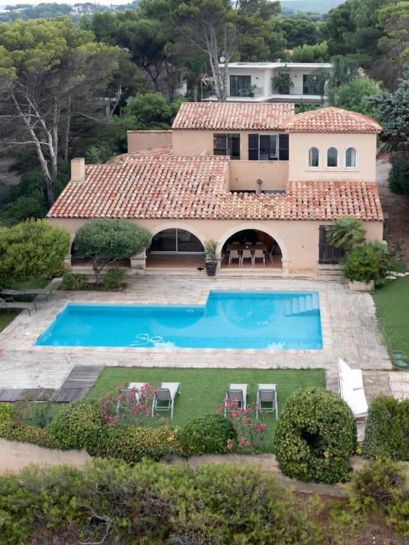 La Roche Bleue - Villa de charme avec vue exceptionnelle bord de mer piscine privée jardin et terrasse - Ferienwohnung Carry-le-Rouet