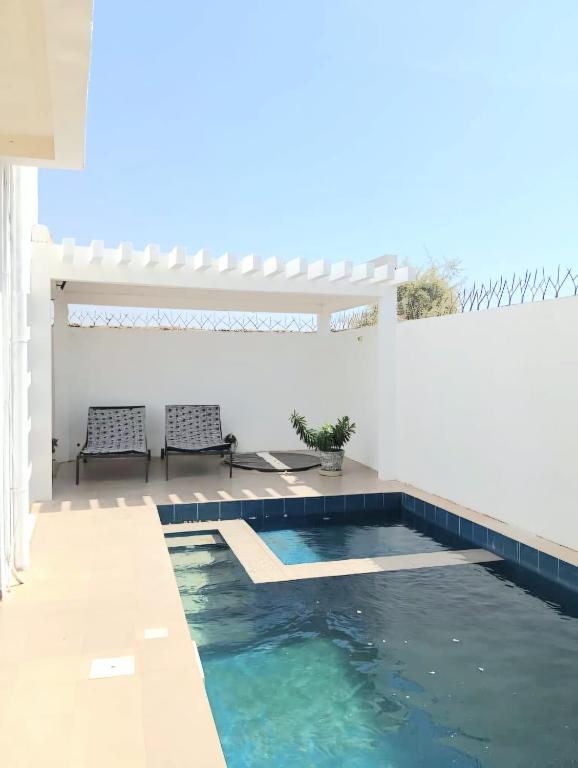 Maison calme avec piscine à Saly - B&B Sali Niakhniakhal