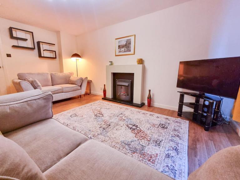South College 2 Bedroom Apartment - Aberdeen - Free Parking - B&B Aberdeen