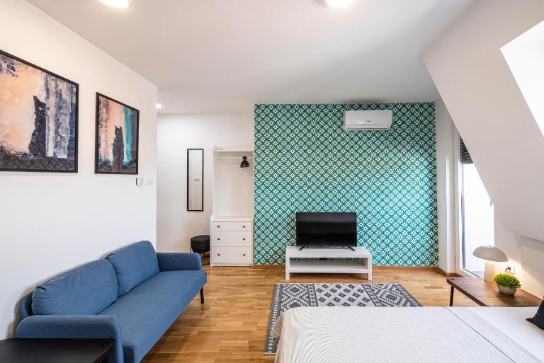 Modern Bright Studio-Free private parking-Fast Wi-Fi - B&B Novi Sad