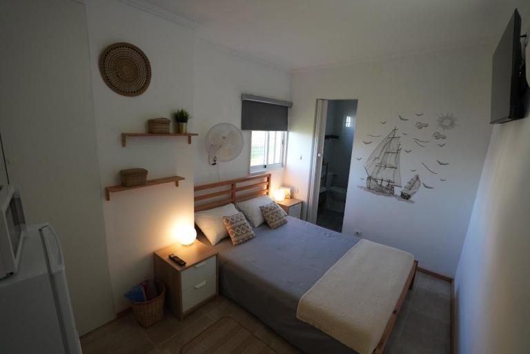 Rock’s Beach Spot Suit - B&B Costa de Caparica