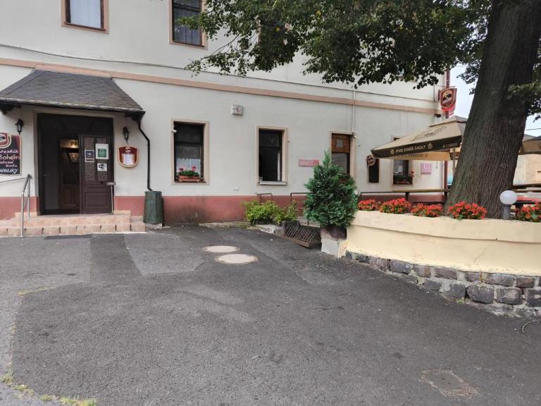 Penzion U Zeleného Stromu - B&B Telnice